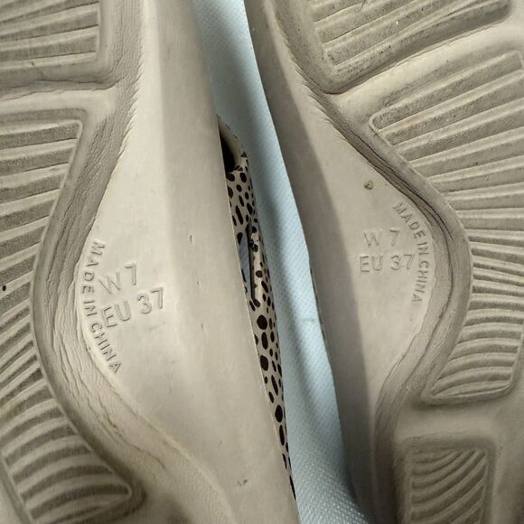 Floopi Sandals Women's 7M Beige Flip Flop Leopard Casual Pool Beach Comfort - Picture 3 of 4